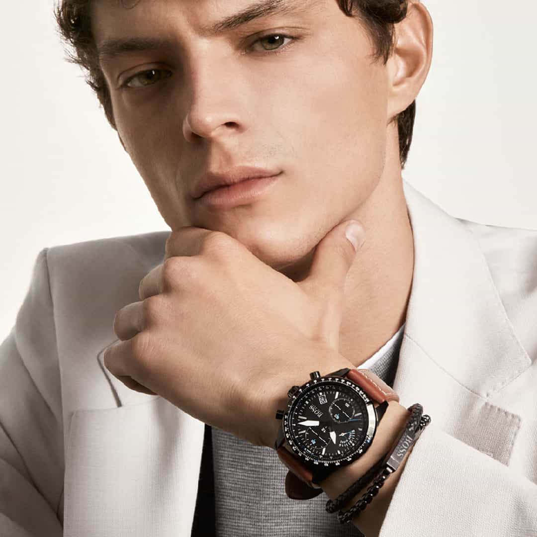 Orologio uomo Hugo Boss Pilot Edition Chrono 1513851 al polso.