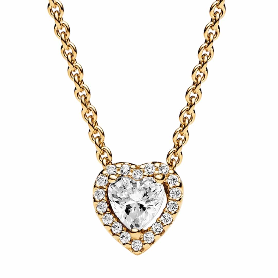 Ciondolo a cuore della collana Pandora Timeless 368425C01-45 con zircone centrale e contorno di pietre scintillanti.